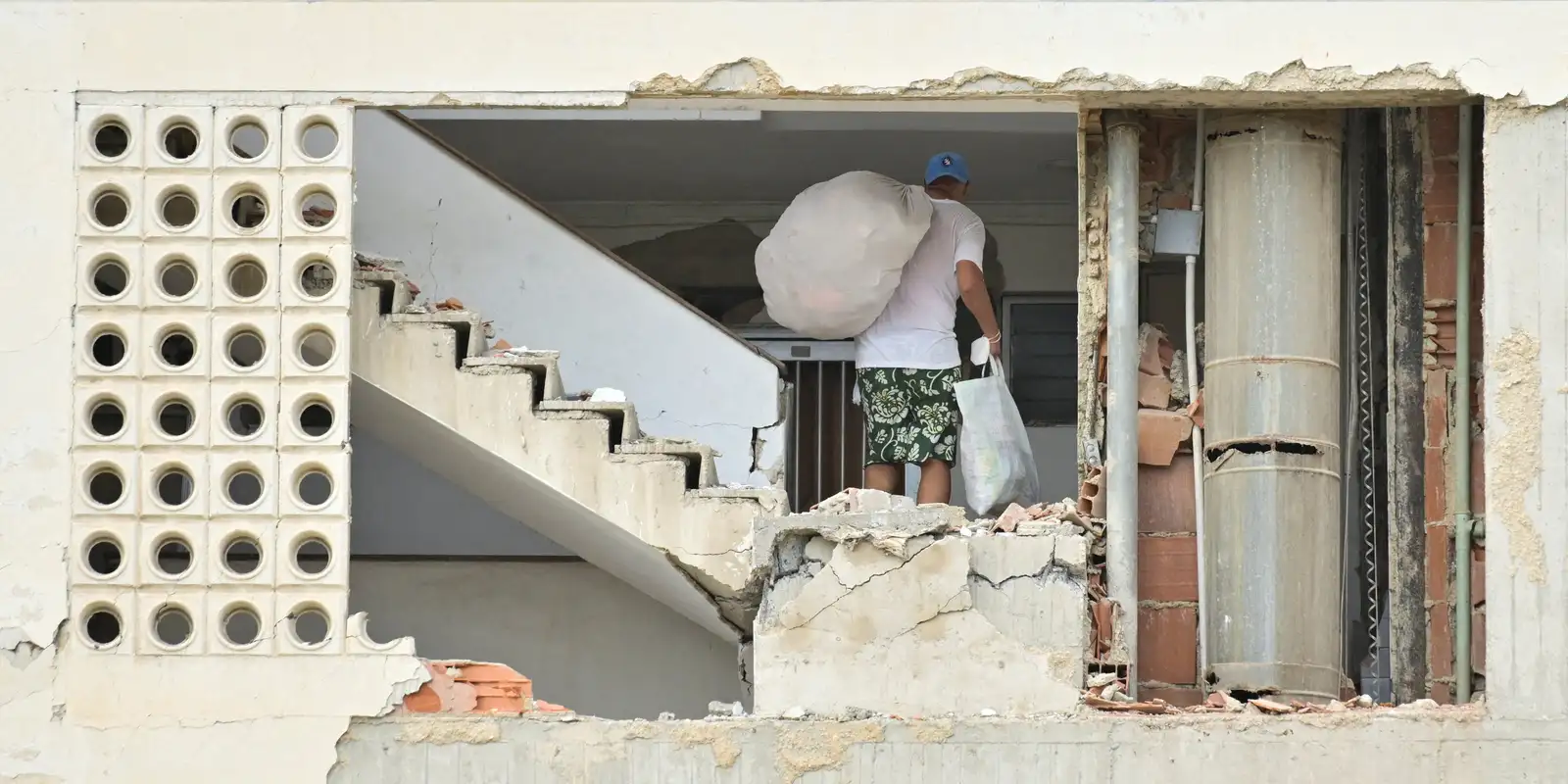 Número de mortos em terremotos na Venezuela se aproxima de 1. 500