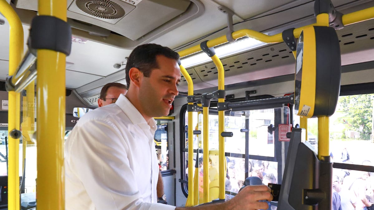 Ônibus municipais do Rio deixam de aceitar dinheiro em espécie nesta segunda-feira