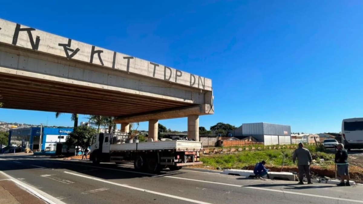 Goiânia faz readequação em cruzamento das Avenidas Leste-Oeste e Castelo Branco