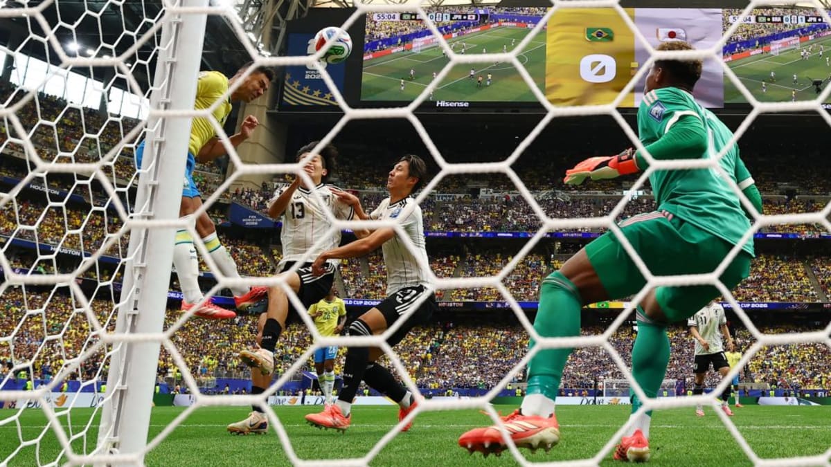 Com gols de Casemiro e Martinelli, Brasil vai para as oitavas