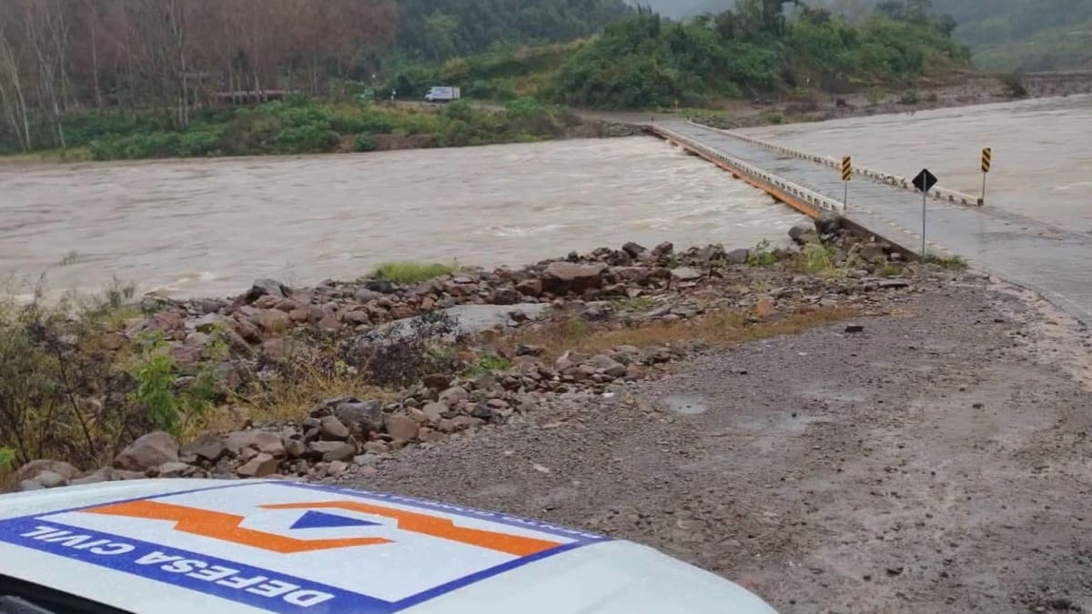 Ponte entre Cotiporã e Bento Gonçalves pode ser interditada devido à cheia do Rio das Antas