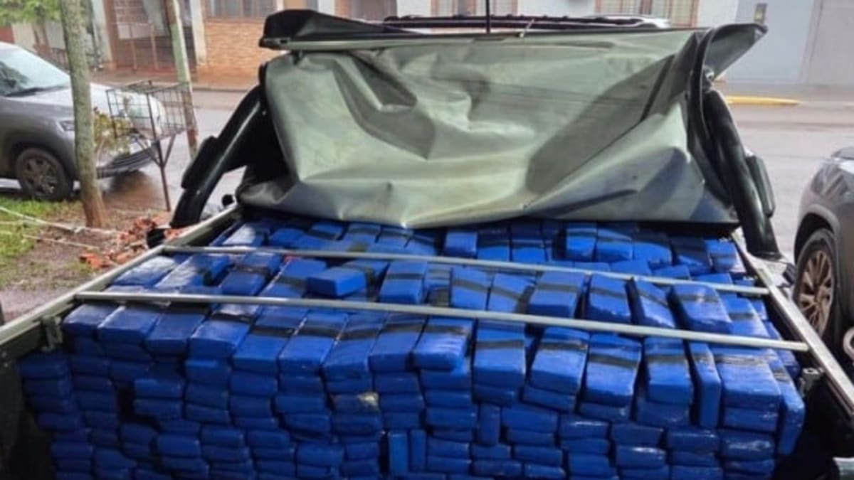 Polícia apreende 625 quilos de maconha em veículo furtado com placas clonadas em Caxias do Sul