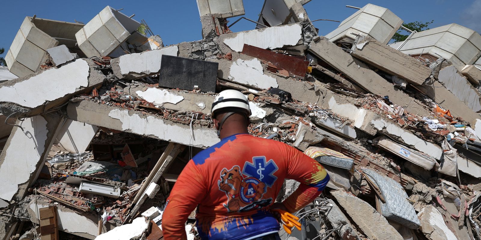 Busca e ajuda continuam após terremotos na Venezuela