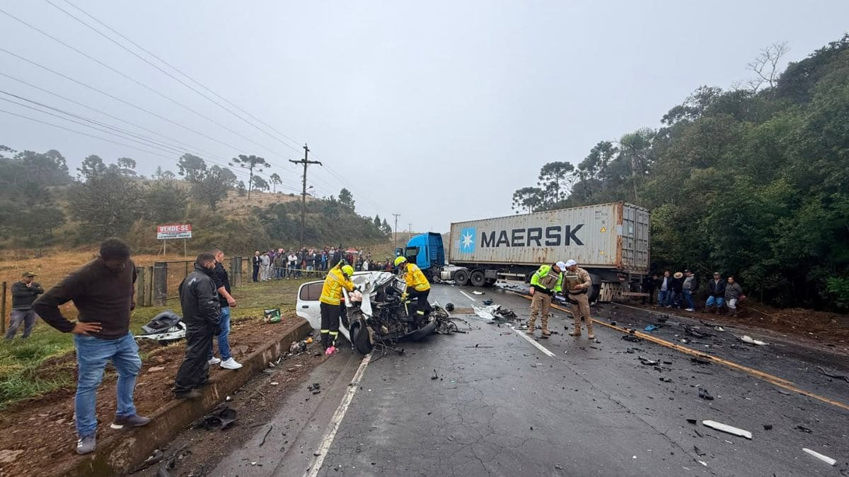 Acidente com Fiat Uno deixa três mortos e dois feridos graves em São Bento do Sul