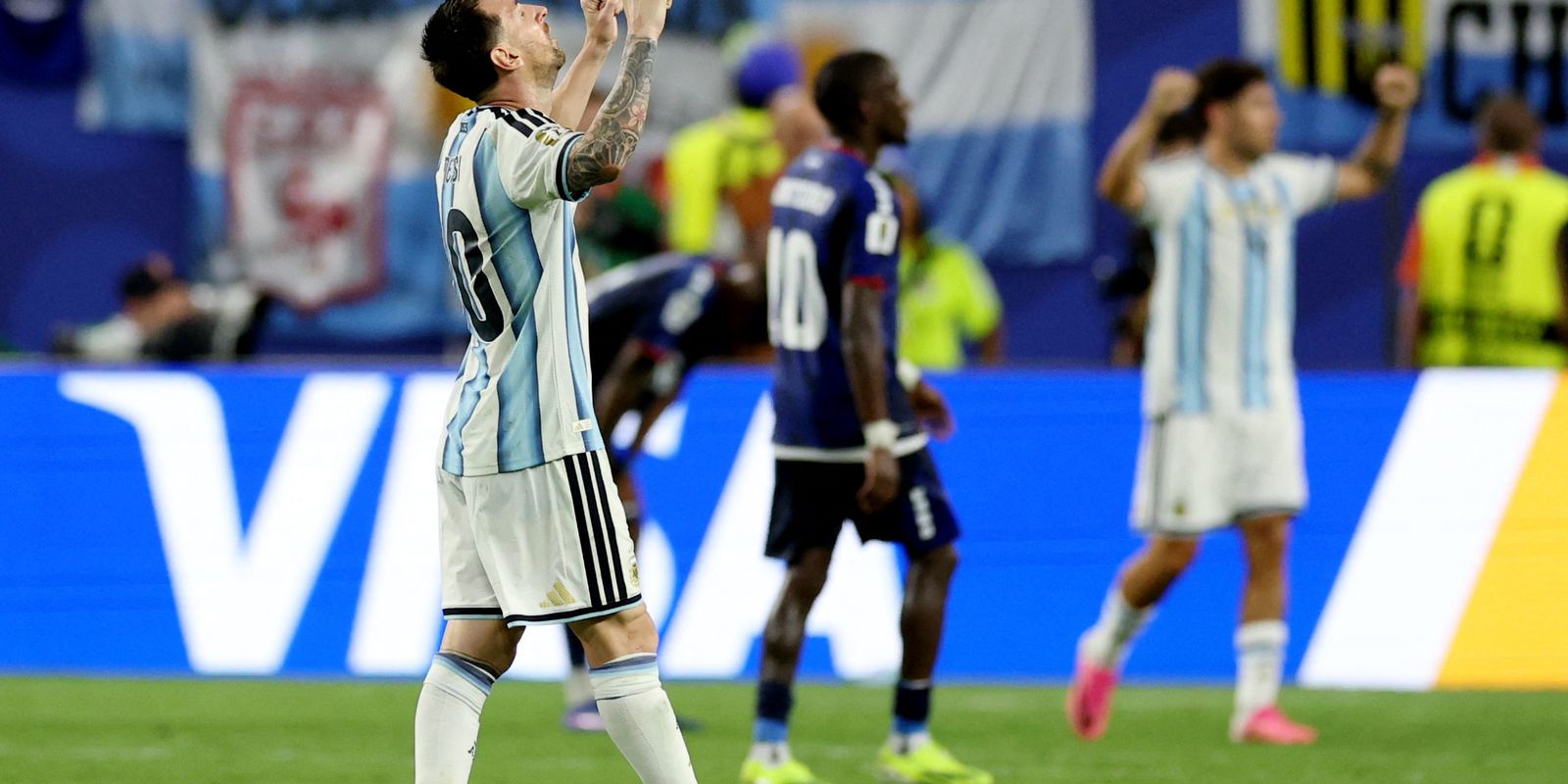 Argentina supera Cabo Verde na prorrogação e avança na Copa