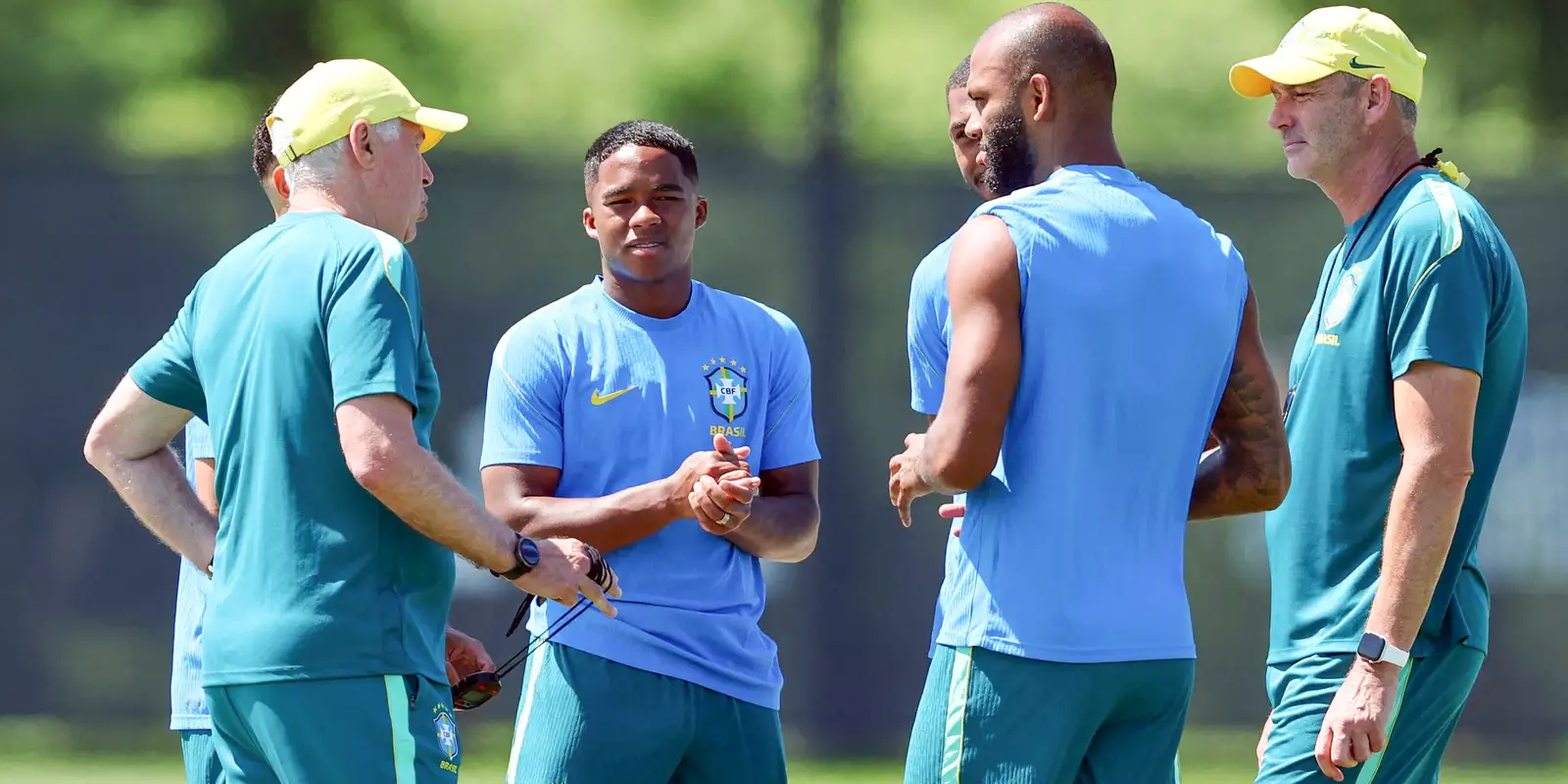 Brasil treina sob calor intenso antes das oitavas da Copa