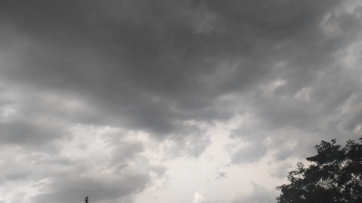 Frente fria traz chuva moderada e queda de temperatura ao Rio Grande do Sul na segunda-feira