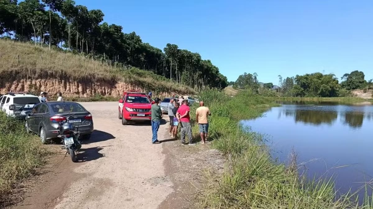 Jovem de 27 anos morre afogado após carro cair em represa na zona rural de Pinheiros