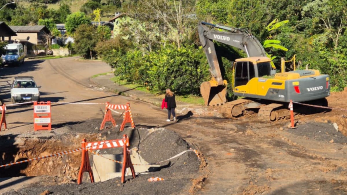 Obras iniciam reconstrução de pontilhões danificados pelas enchentes em Vila Cristina