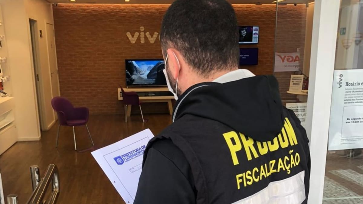 Procon de Florianópolis multa 99 por falhas em segurança de passageira agredida