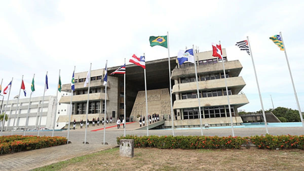 Assembleia Legislativa da Bahia promulga leis sobre educação, saúde e proteção de dados