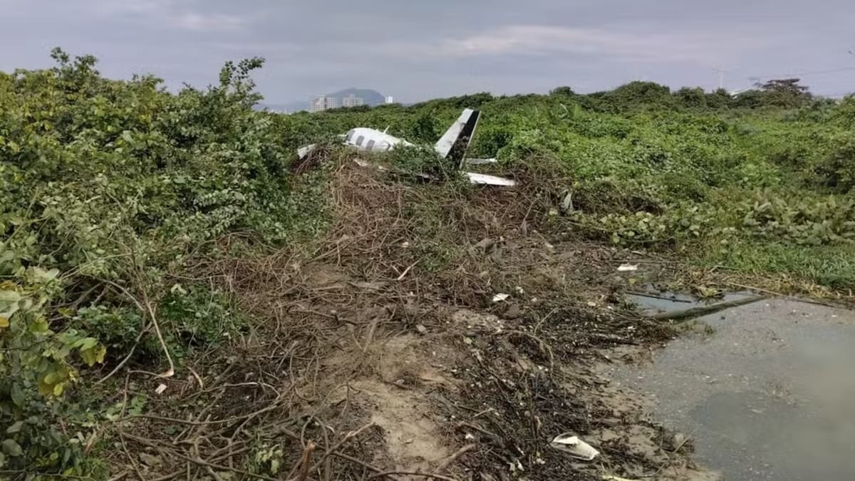 Avião cai em Navegantes e deixa dois ocupantes feridos em estado grave