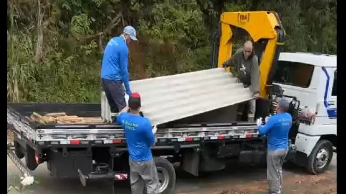 Jaraguá do Sul entrega telhas a famílias afetadas por granizo