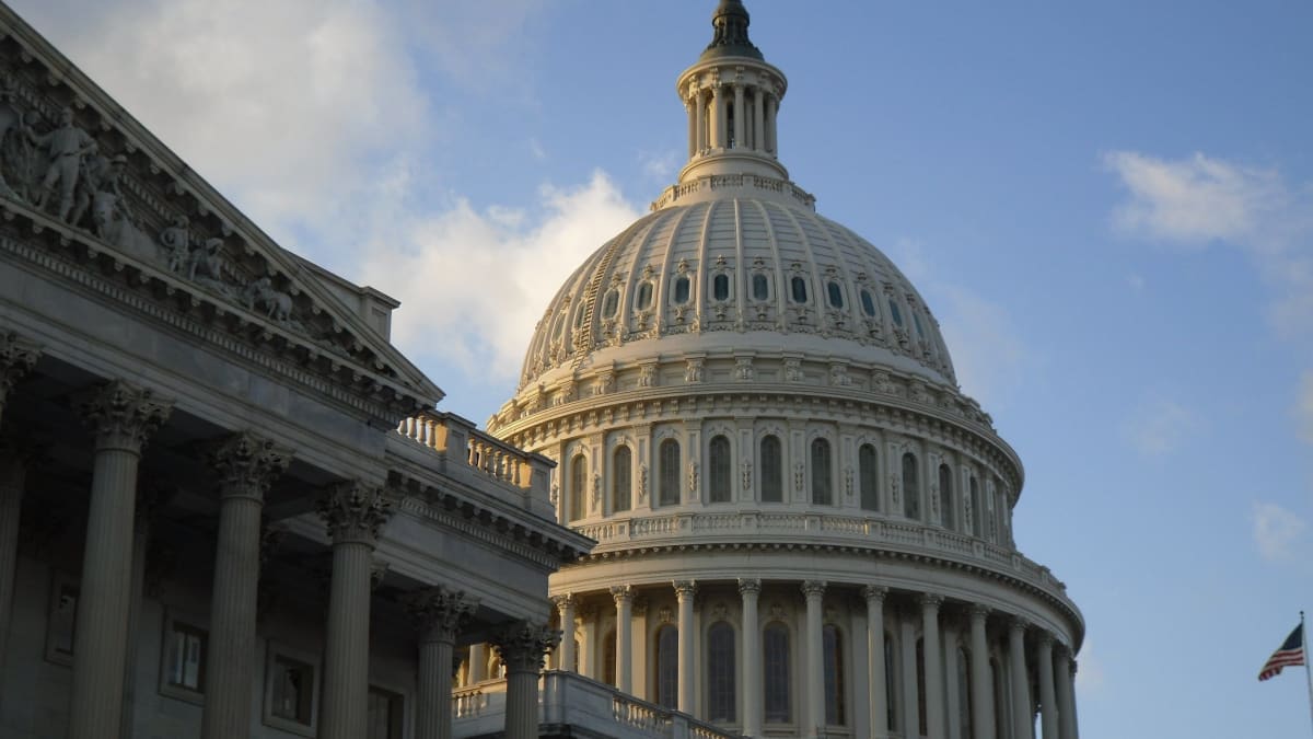 Estados Unidos avaliam sobretaxas sobre produtos brasileiros por alegações de trabalho forçado