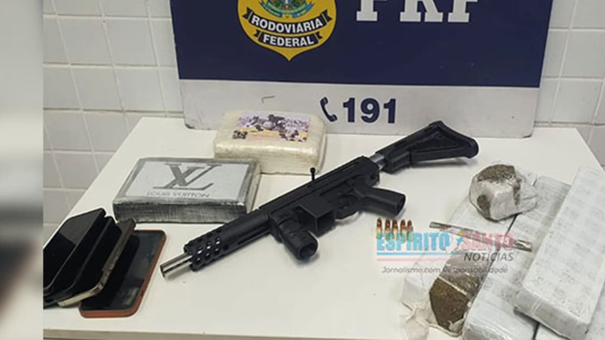 Quatro pessoas são presas com carabina artesanal e mais de 7 kg de drogas em fiscalização no Espírito Santo