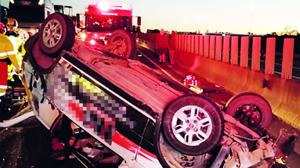 Motorista fica preso após capotamento na BR-101 em Criciúma