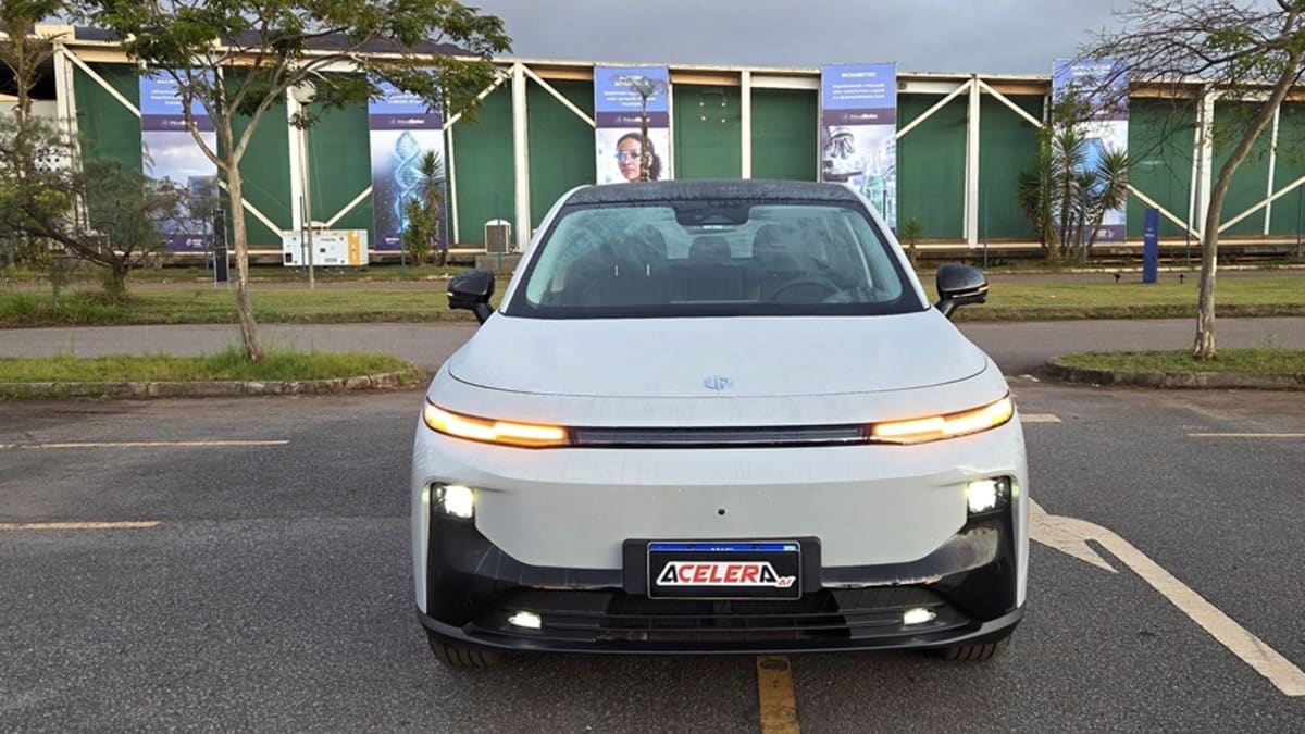 Leapmotor B10 chega ao Brasil com dirigibilidade refinada e pacote tecnológico avançado