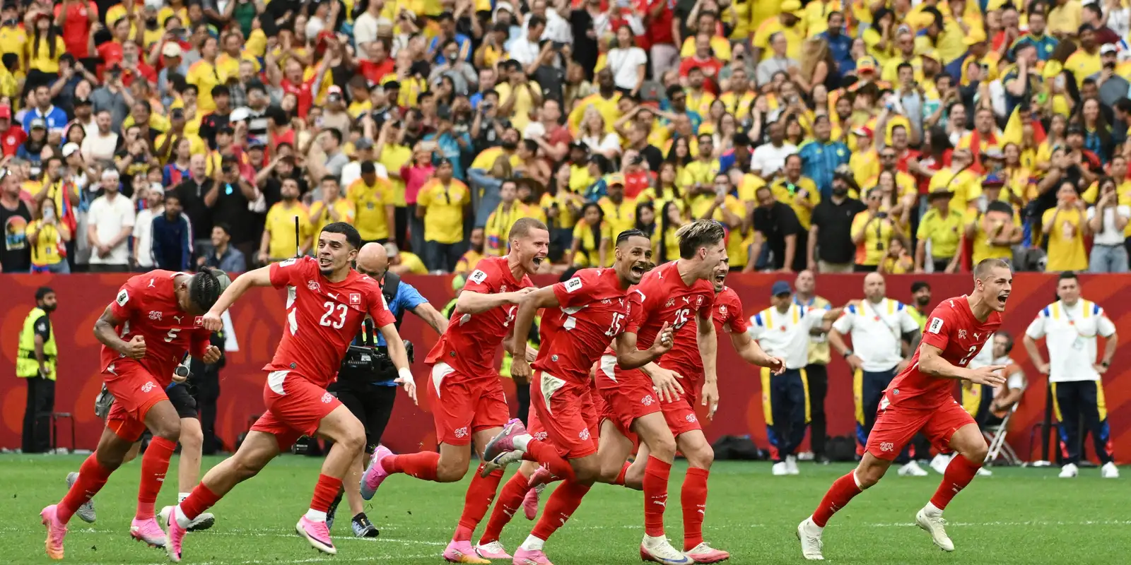 Suíça avança às quartas da Copa do Mundo após 72 anos