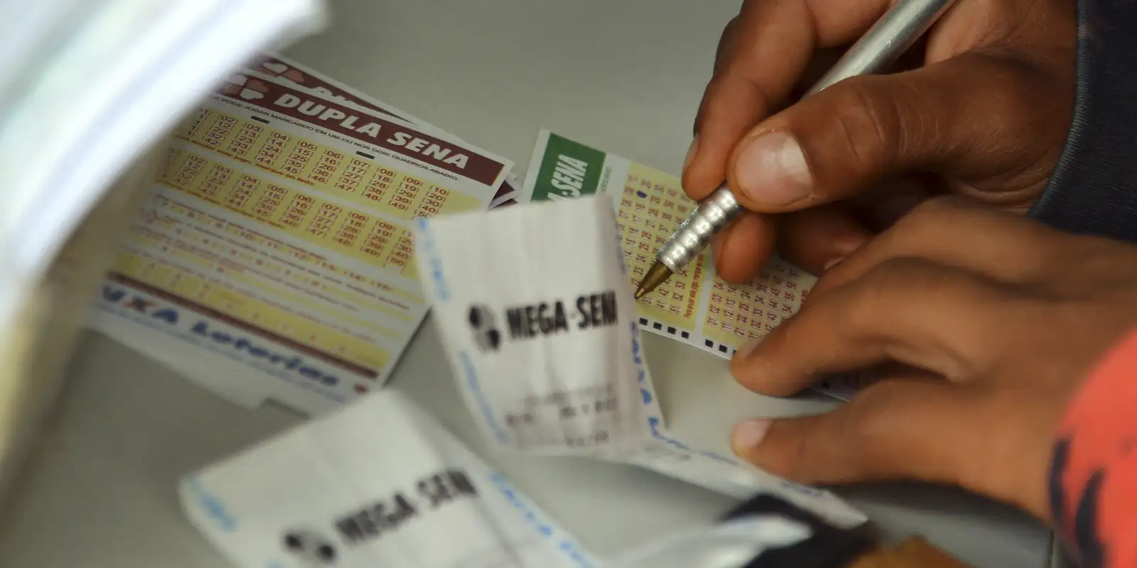 Mega-Sena acumula prêmio de R$ 45 milhões