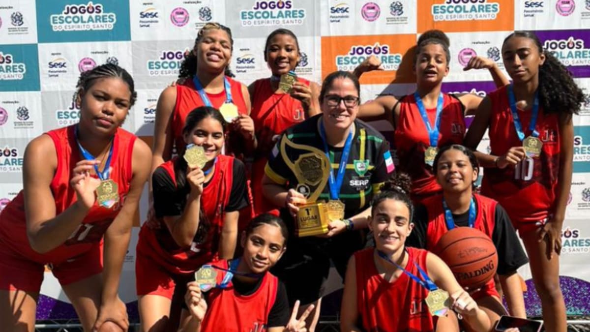 Equipe feminina de basquete da Serra conquista título estadual e vai ao Campeonato Brasileiro Escolar