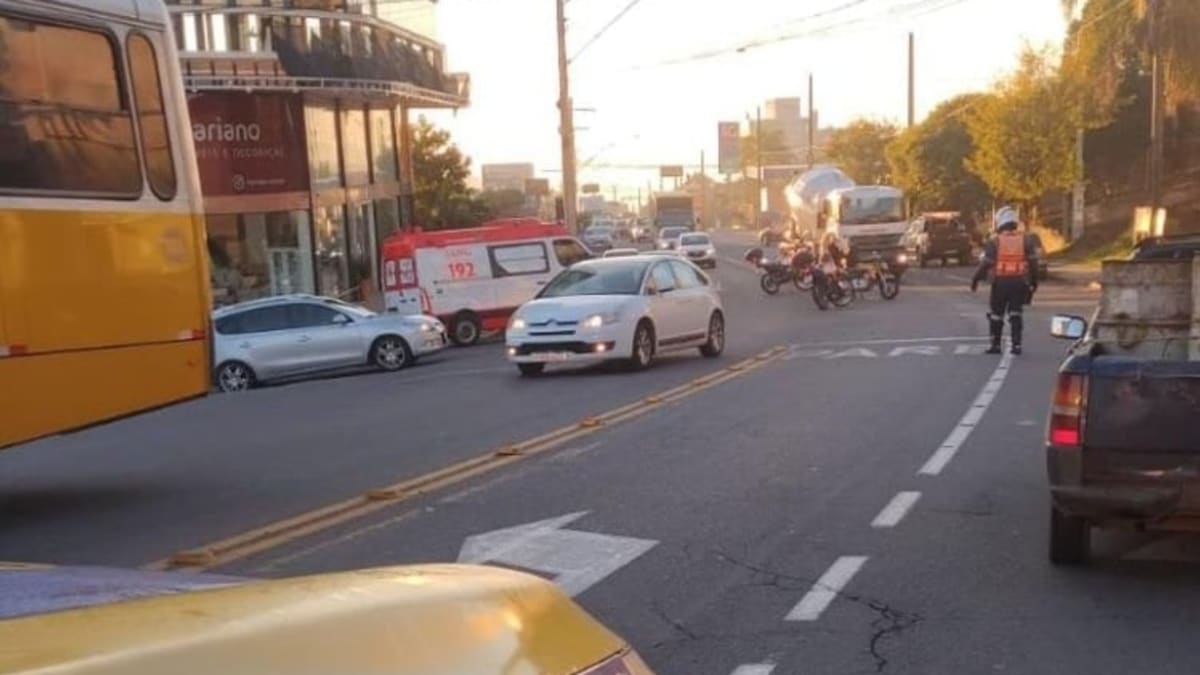 Motociclista fica ferido após colisão com caminhonete em Bento Gonçalves
