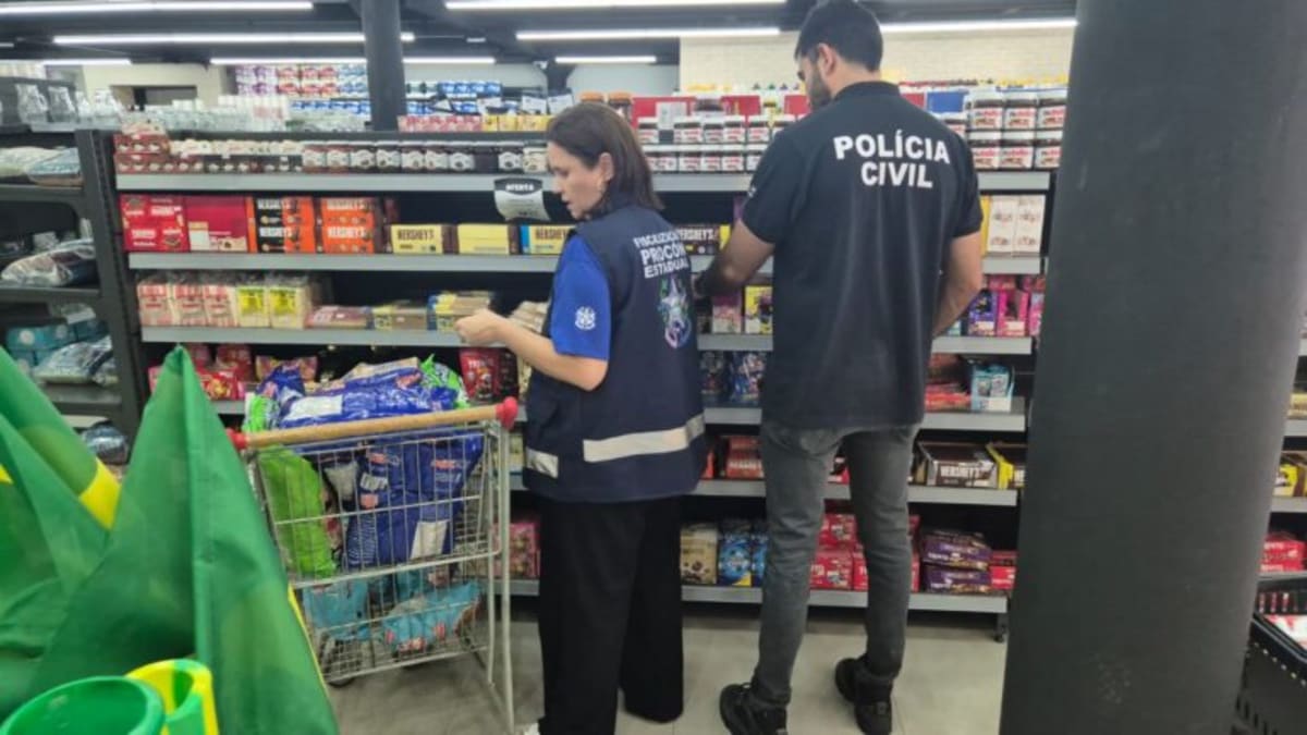 Fiscalização apreende mil produtos vencidos em distribuidoras de Vila Velha