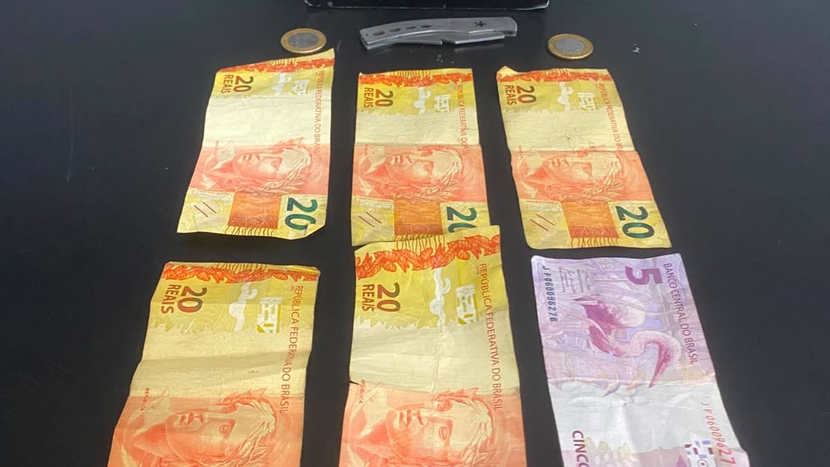 Homem é preso em flagrante por tráfico de drogas na esquina da 5ª Avenida com a Rua Corupá