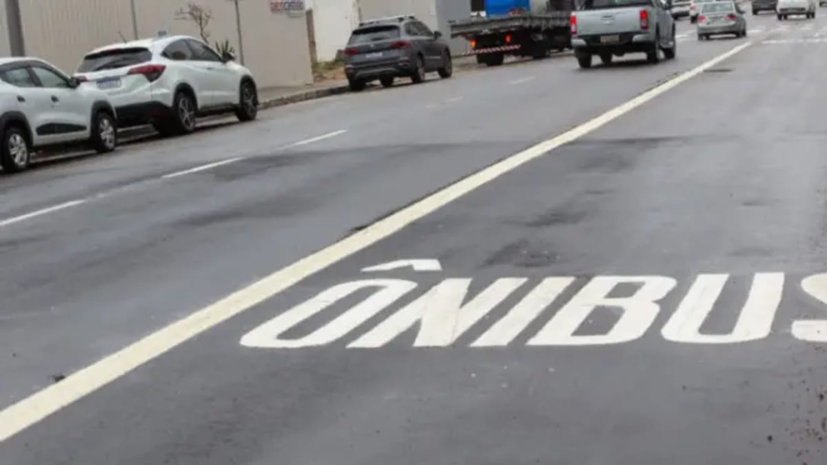 São José inicia fiscalização da faixa exclusiva para ônibus na Avenida Presidente Kennedy
