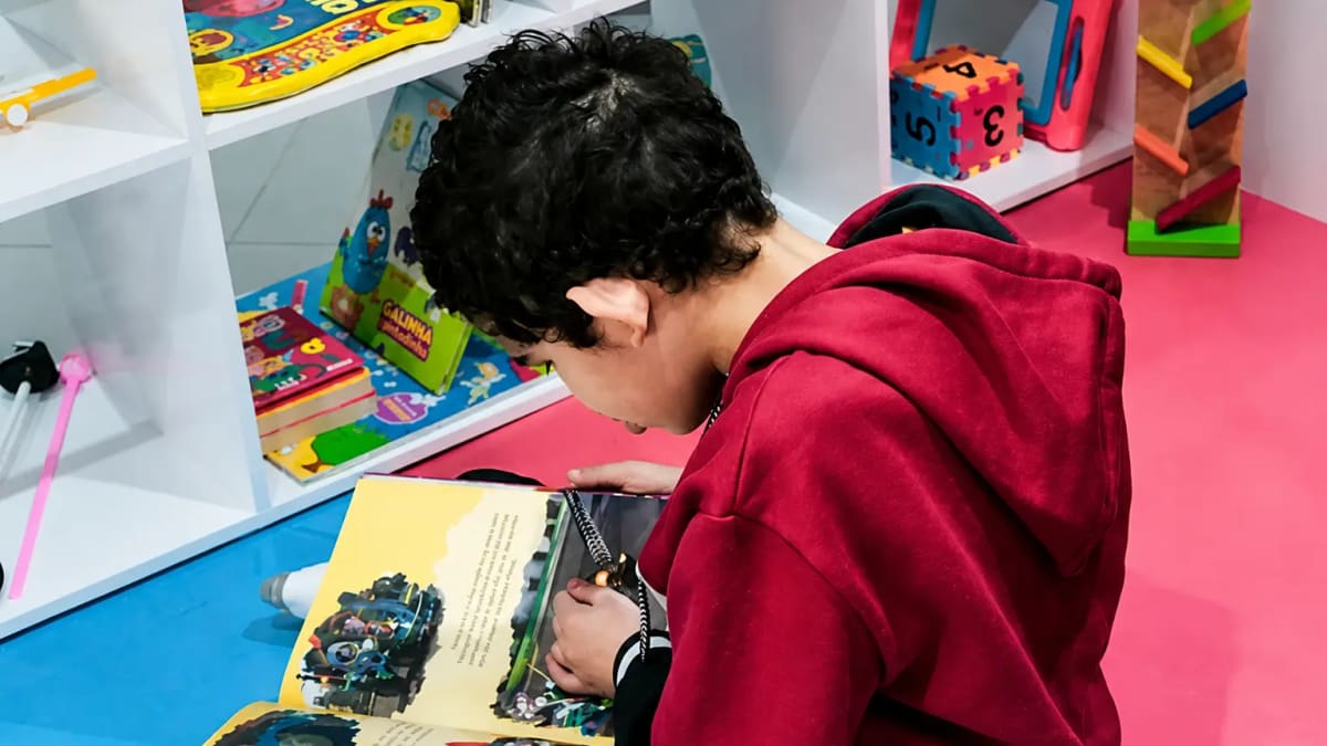 Mais da metade dos adultos com TEA em Goiás não concluiu o ensino fundamental