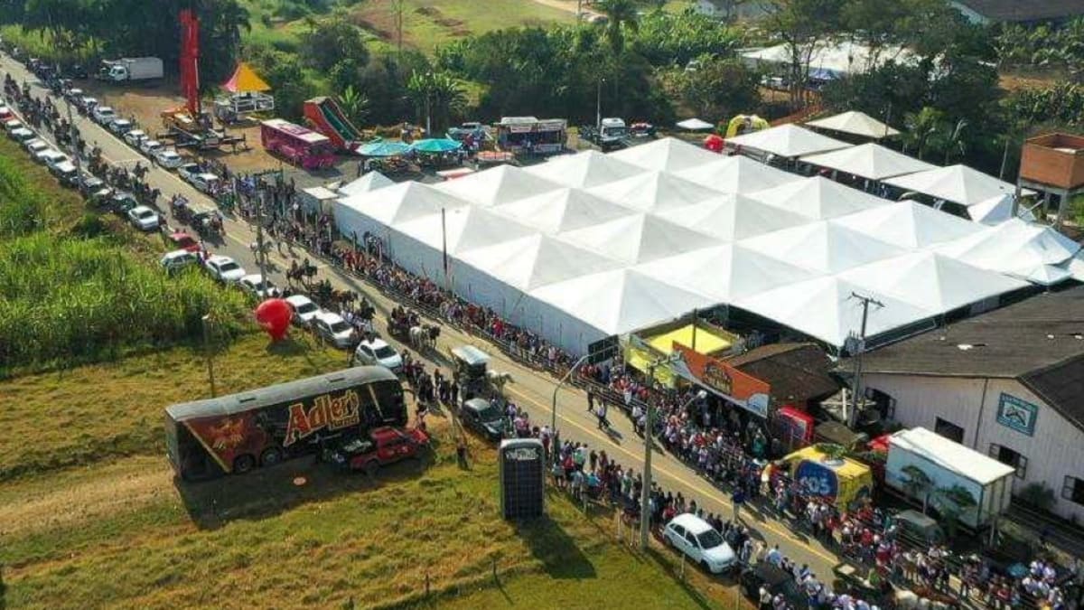 31ª Festa Estadual do Colono começa em Jaraguá do Sul com show de Luan Pereira