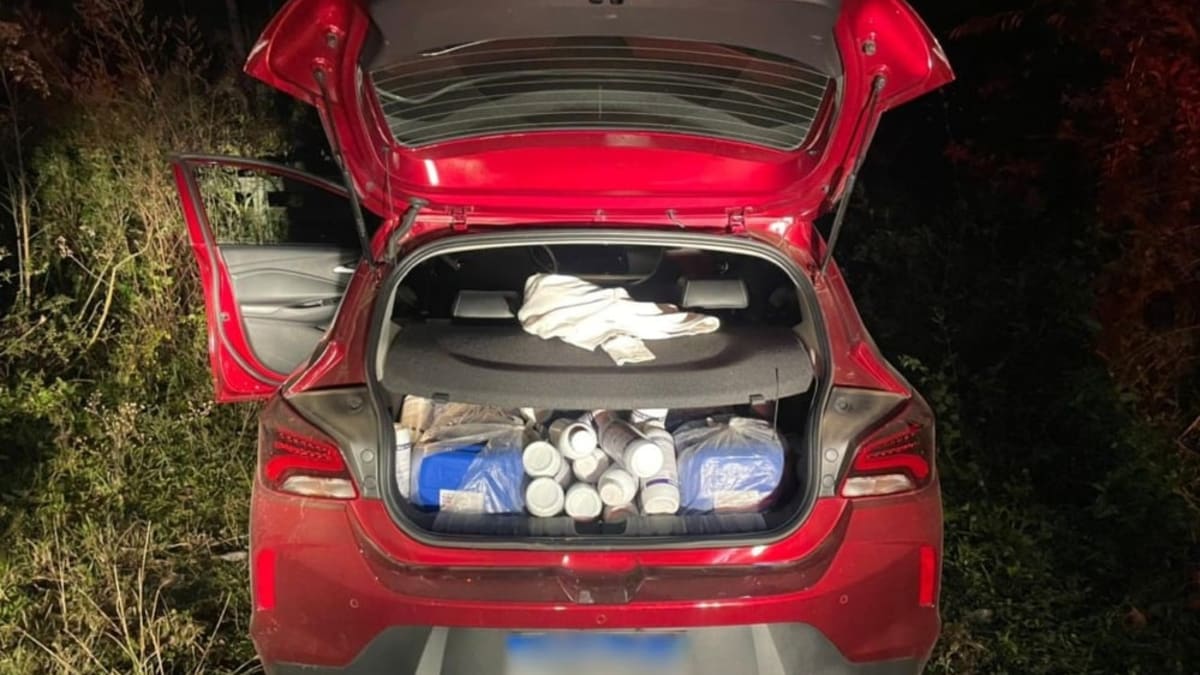 Dois homens são presos transportando agrotóxicos uruguaios em carro alugado em Bento Gonçalves