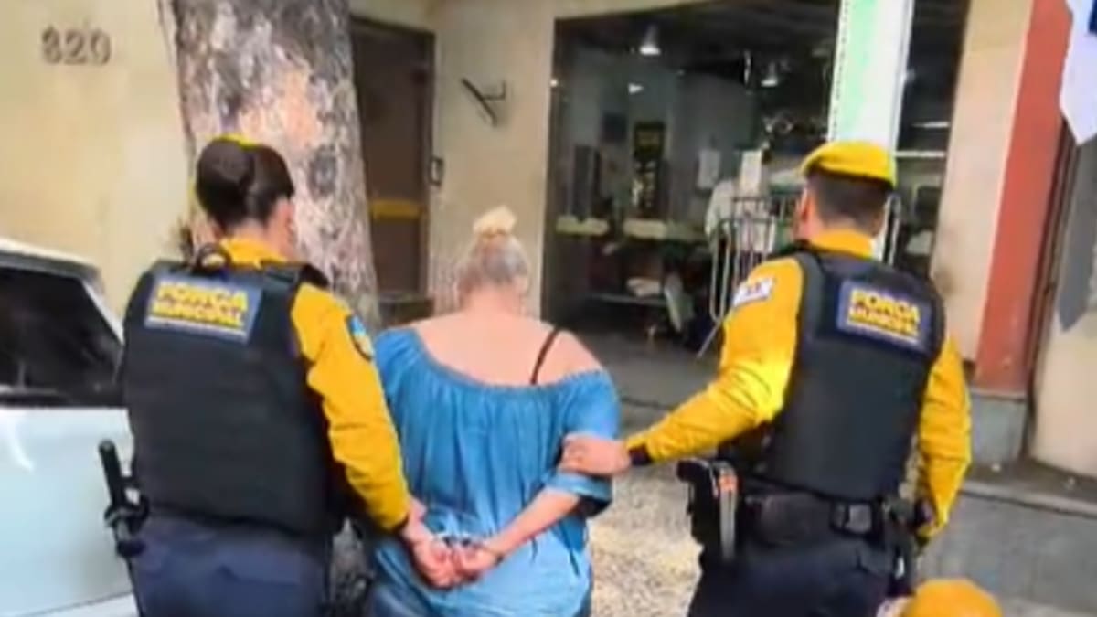 Força Municipal prende duas mulheres por furto em farmácia no Centro do Rio