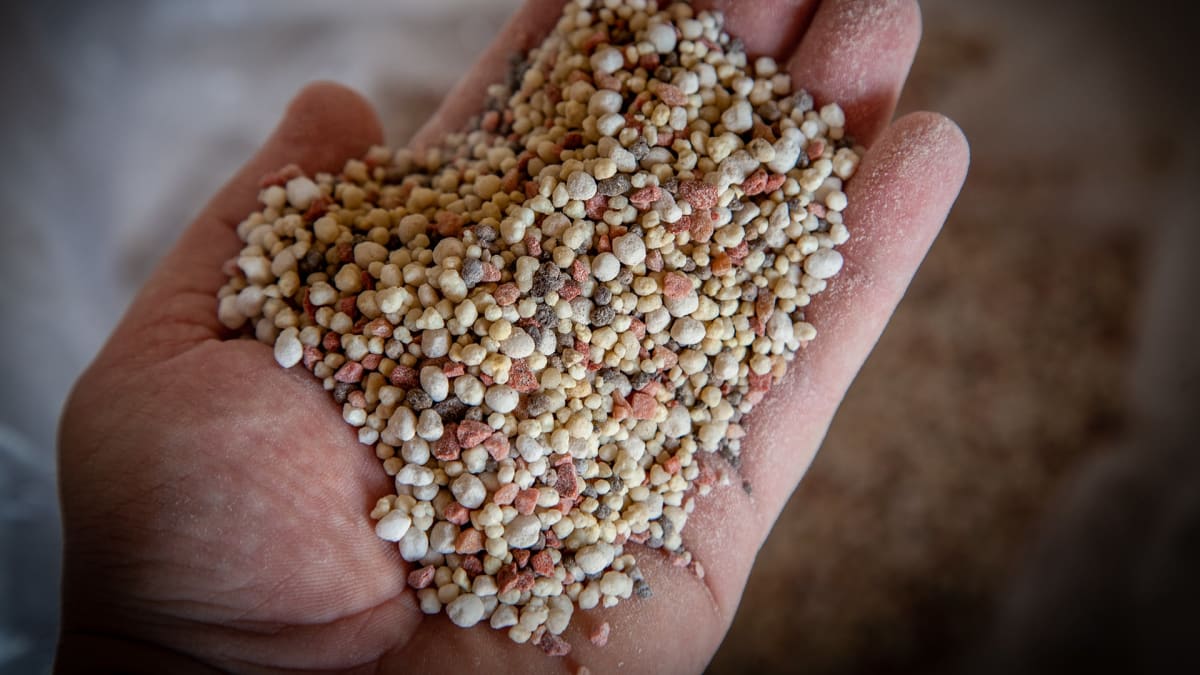 Brasil registra maior volume de importação de fertilizantes em 2025, mas busca fortalecer produção nacional