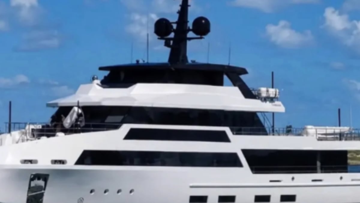 Neymar recebe superiate de R$ 120 milhões em Angra dos Reis