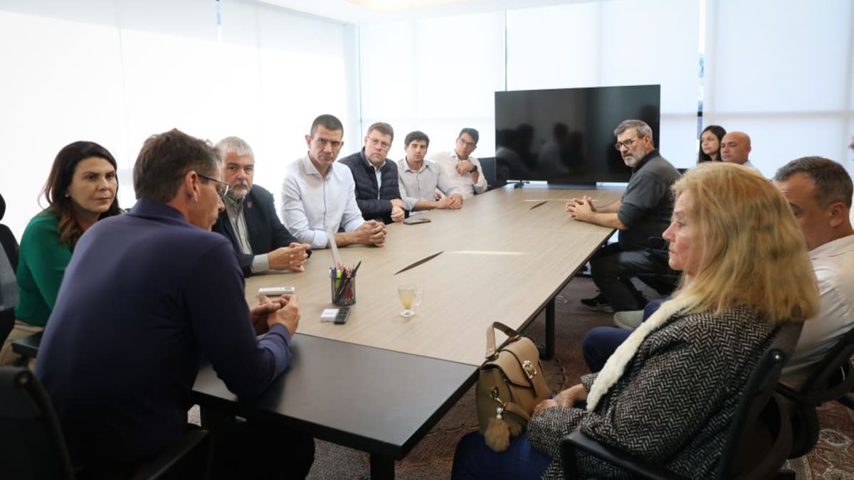 Douglas Ruas discute fortalecimento da cafeicultura em Barra do Piraí e visita obras em Vassouras