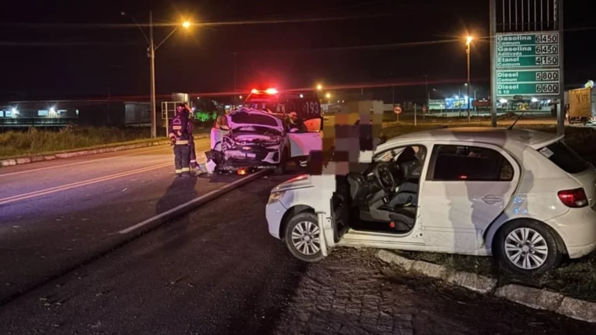 Colisão entre dois carros é registrada na BR-470 em Ascurra