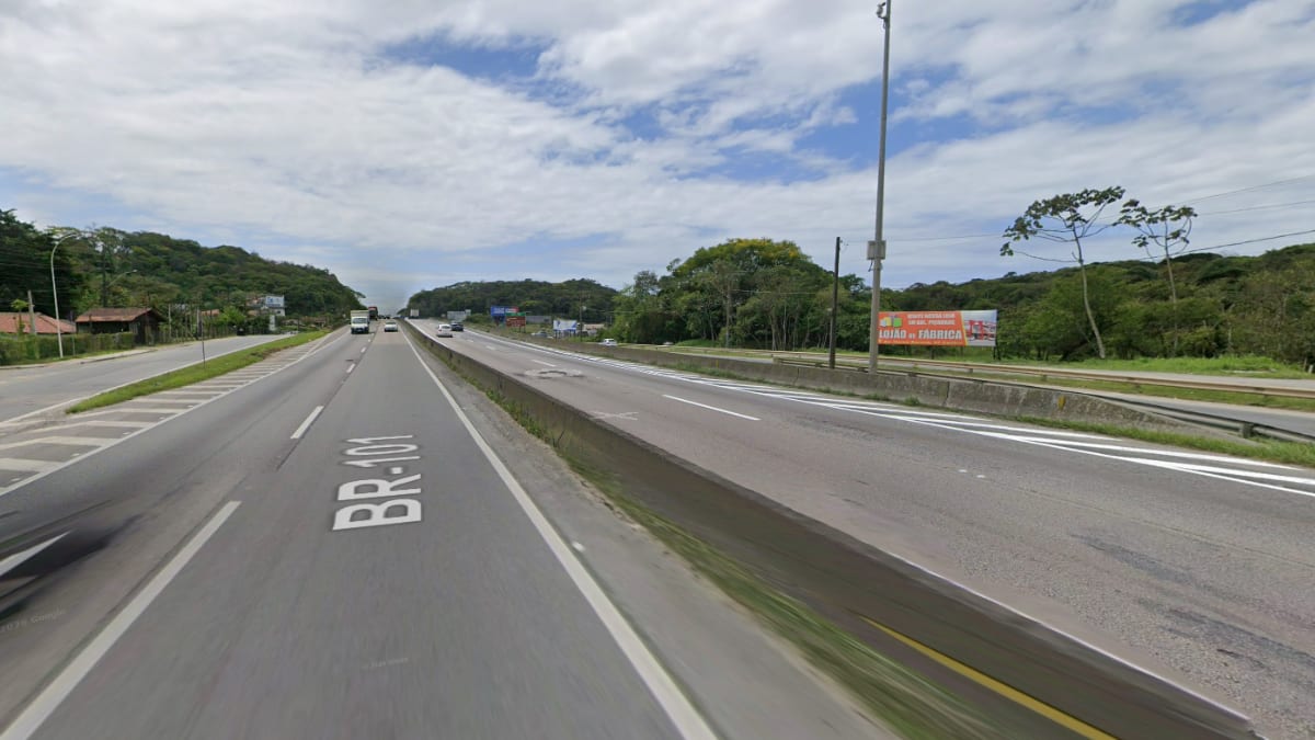 Atropelamento na BR-101 deixa trânsito lento e motorista foge sem ser identificado