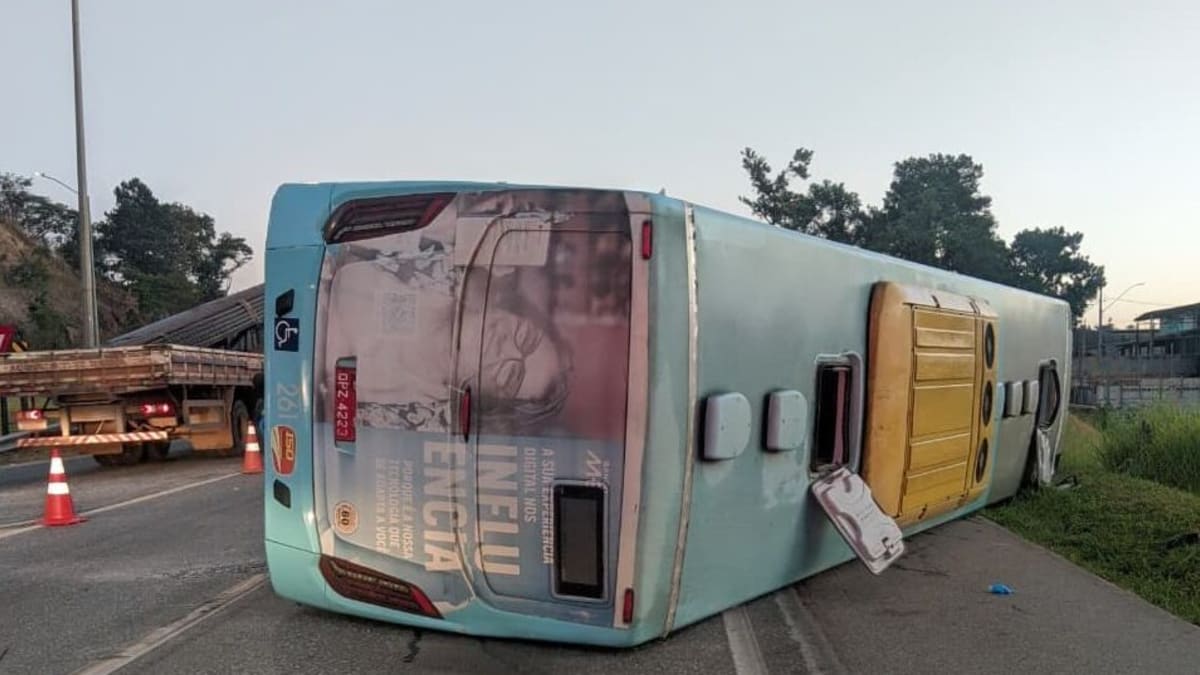 Motorista provoca tombamento de ônibus em Ribeirão das Neves e é afastado das atividades