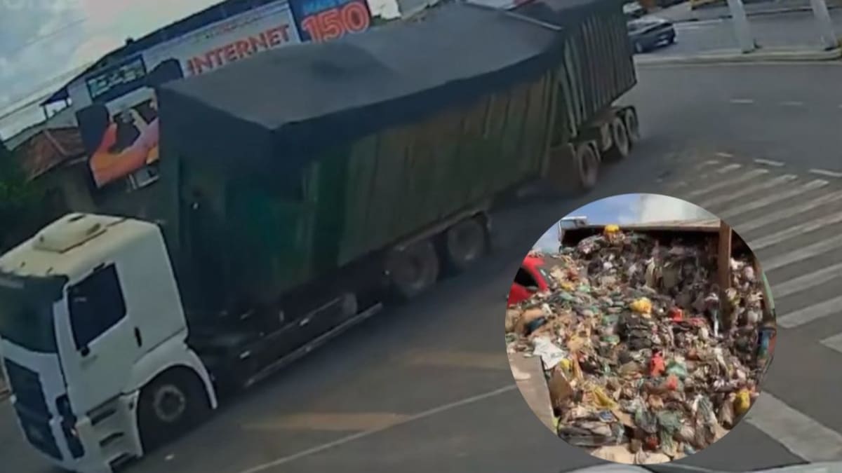 Caminhão de coleta tomba após falha nos freios e atinge carro estacionado em Nova Venécia