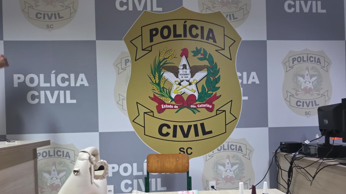 Mulher é presa por furtar lojas em Jaraguá do Sul