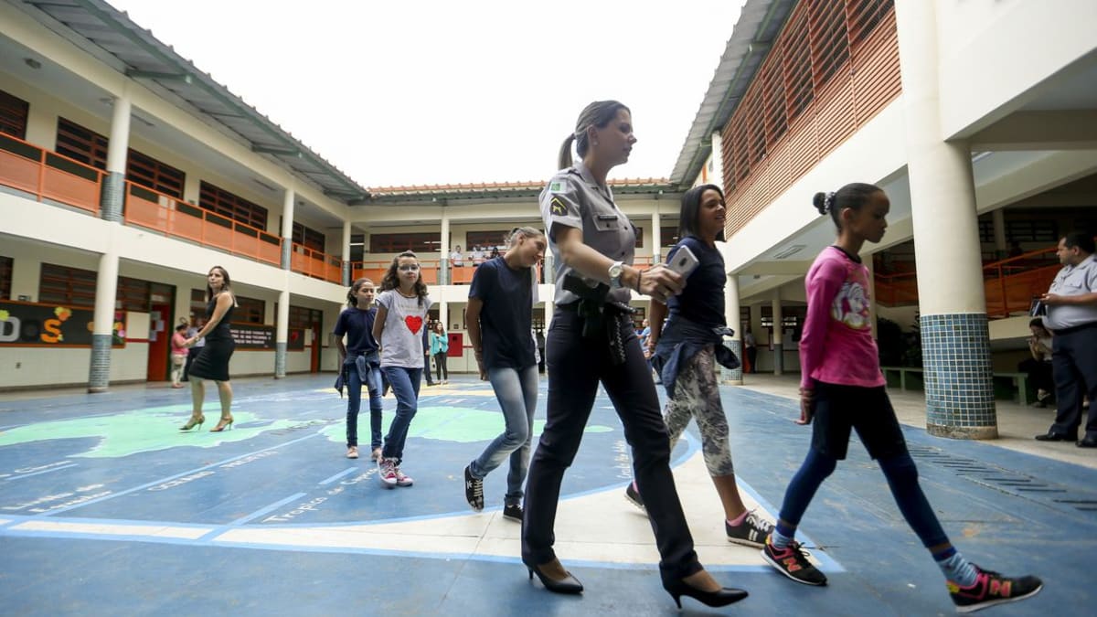 TJMG mantém suspensão do Programa de Escolas Cívico-Militares em Minas Gerais
