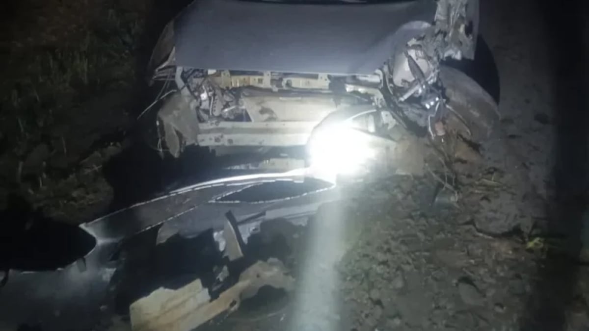 Acidente entre dois carros interdita trecho da BR-470 em Pouso Redondo