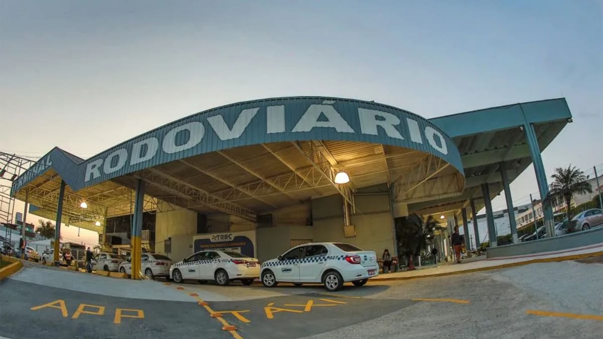 Polícia Militar prende foragido com pena superior a 39 anos em terminal rodoviário de Santa Catarina