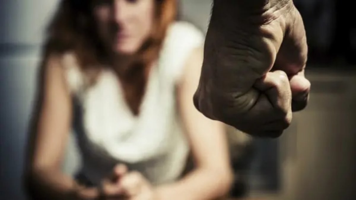 Homem é preso por agredir e ameaçar esposa em Gaspar, SC