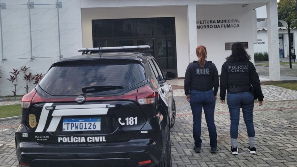Polícia cumpre mandados contra prefeito e ex-prefeito em Morro da Fumaça
