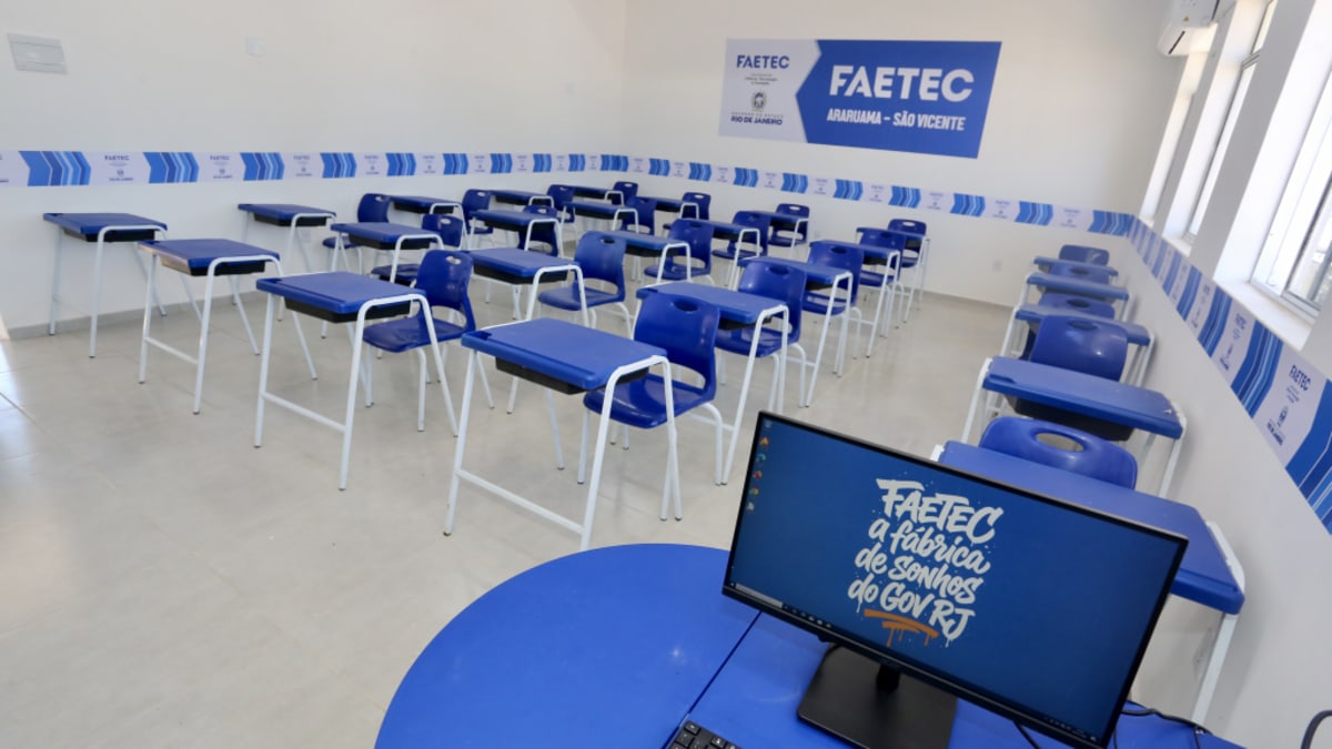 Governo do RJ institui complementação salarial e auxílio-alimentação para professores e servidores da Faetec