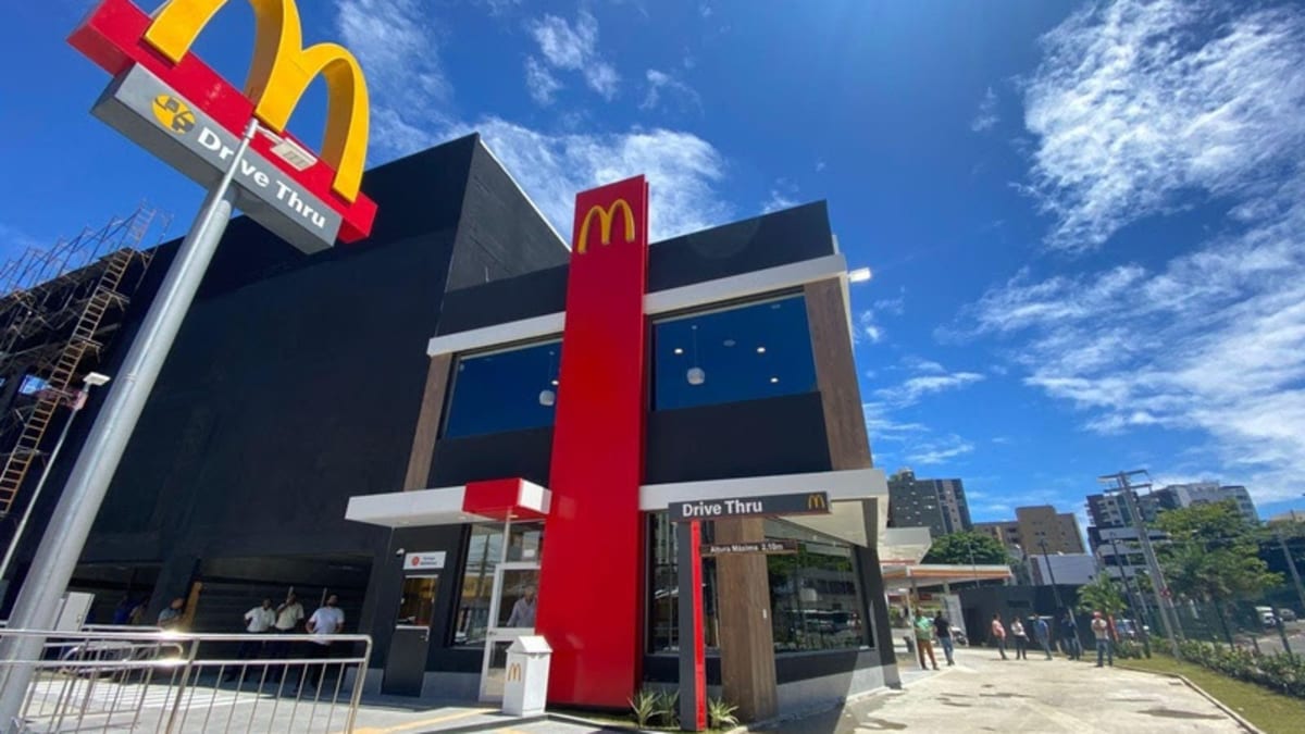 McDonald's oferece 200 vagas para atendentes em Belo Horizonte e São Paulo