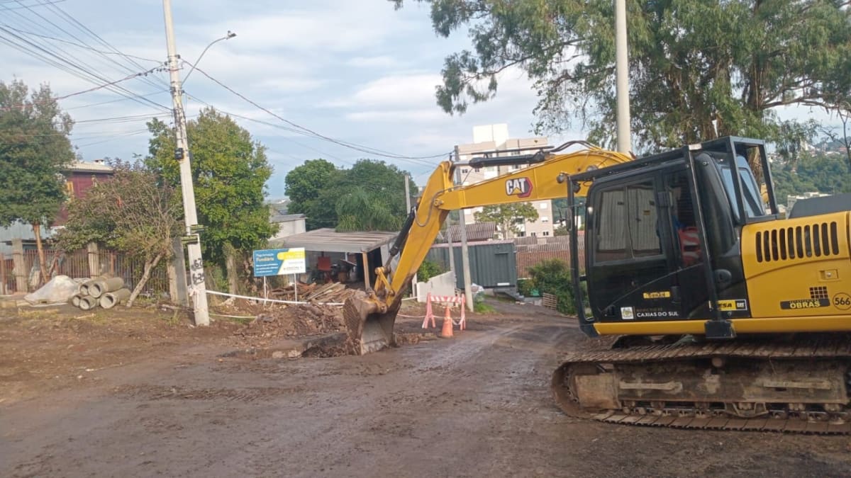 Obras ampliam capacidade de drenagem para reduzir alagamentos em região afetada por chuvas intensas
