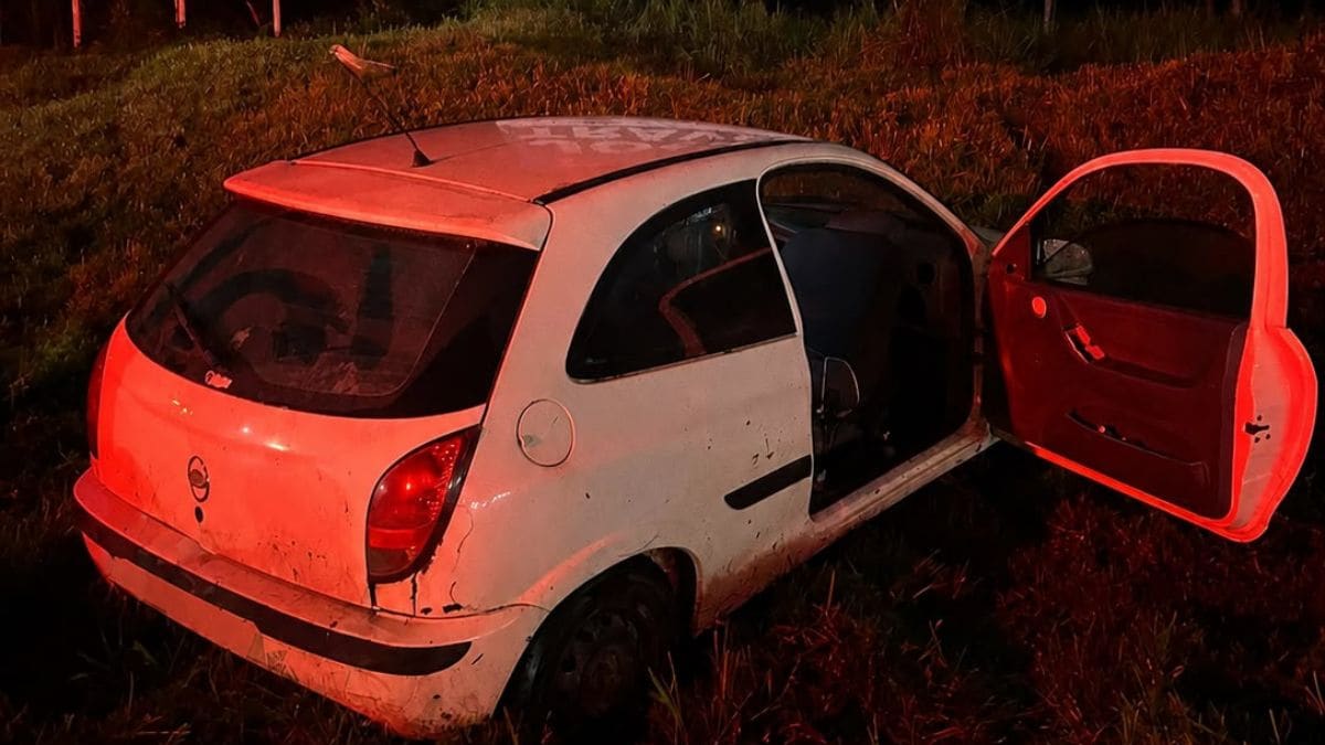 Perseguição policial termina com acidente em Itajaí após motorista embriagado fugir em Camboriú