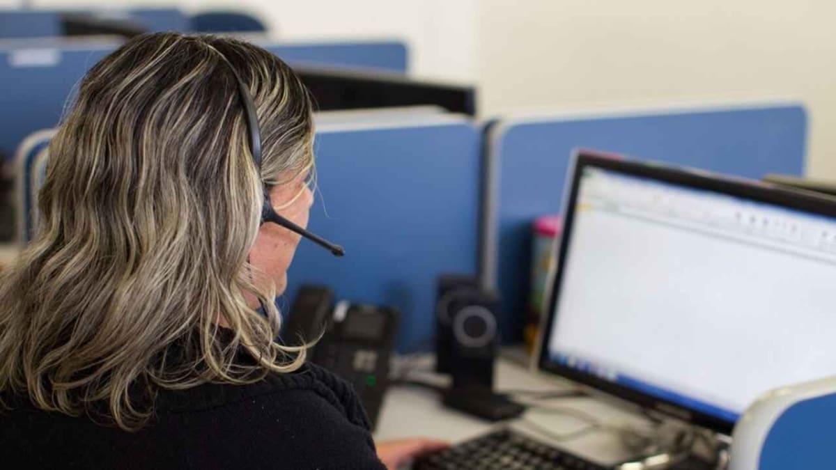 Salvador abre 700 vagas para operador de telemarketing; saiba como se candidatar